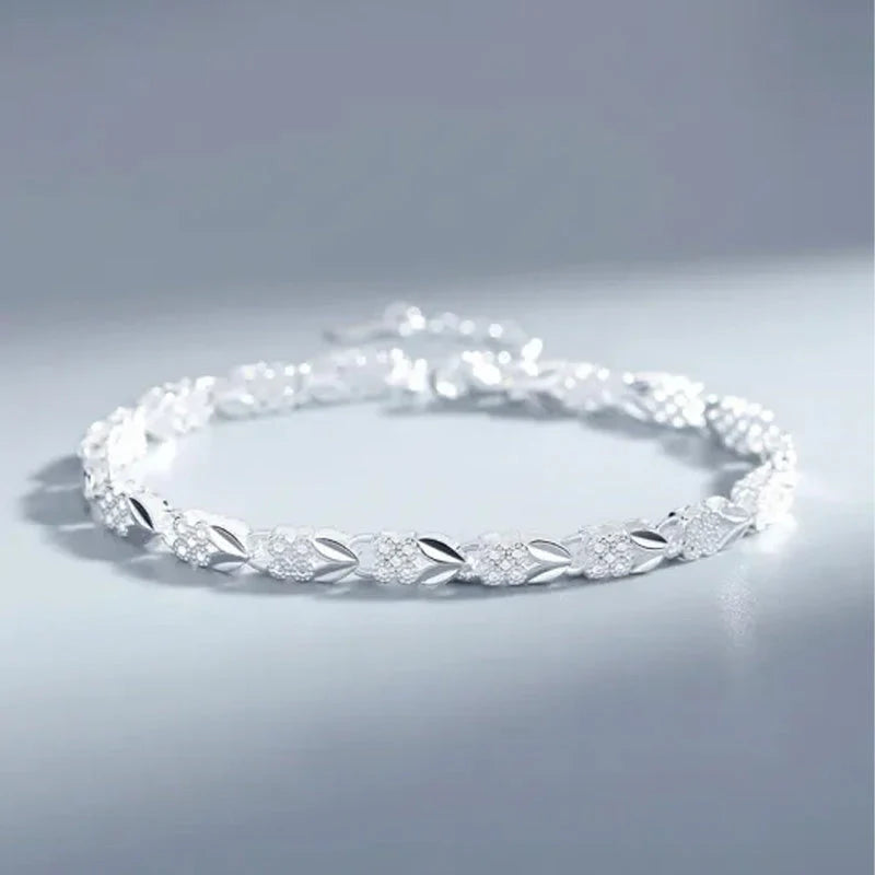 ✨Elegancka bransoletka z błyszczącą koniczyną 🍀Oferta ograniczona czasowo