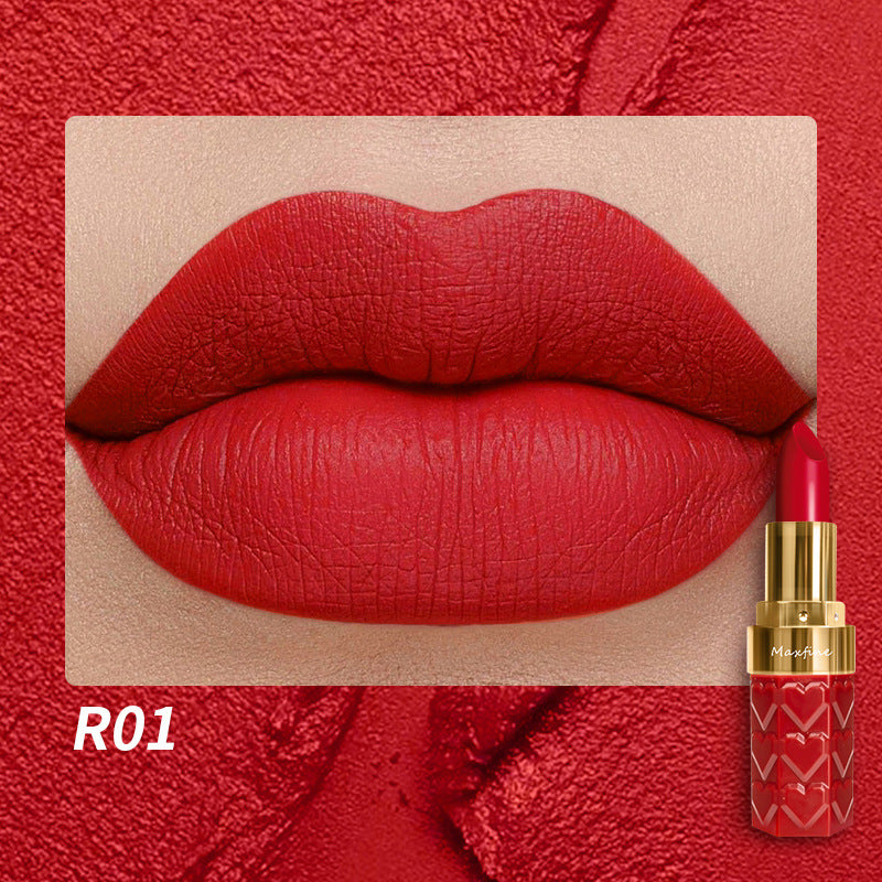 18-color lipstick set with matte non-stick cup that does not fade