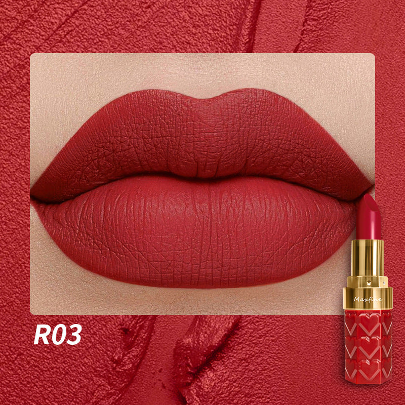 18-color lipstick set with matte non-stick cup that does not fade
