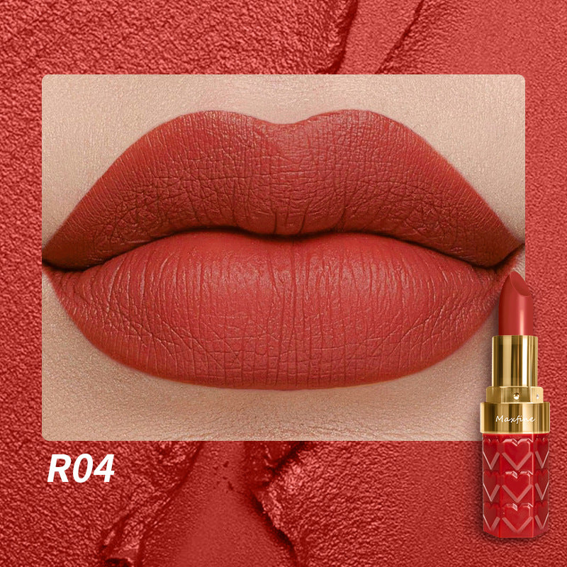 18-color lipstick set with matte non-stick cup that does not fade