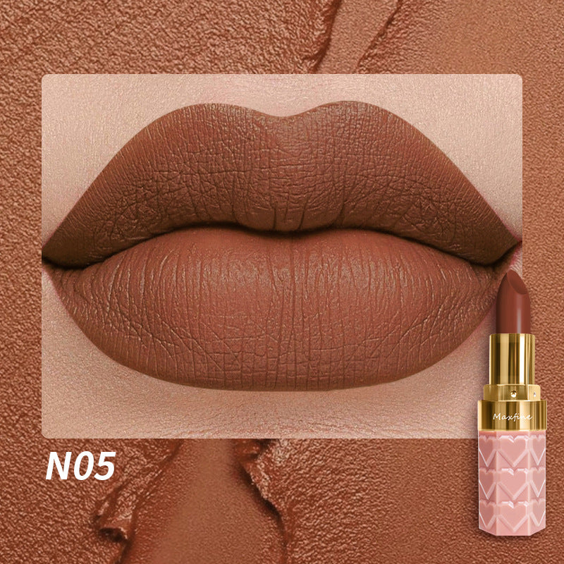 18-color lipstick set with matte non-stick cup that does not fade