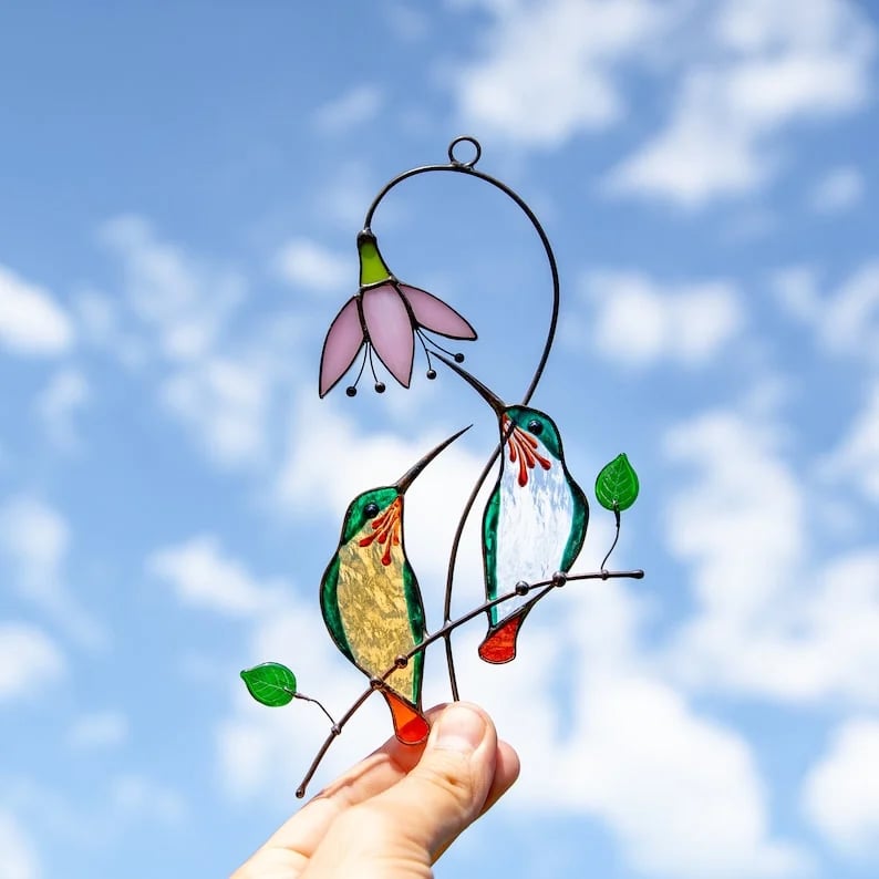 💖Prezent na Dzień Matki – ręcznie robiony, barwiony łapacz słońca w kształcie kolibra
