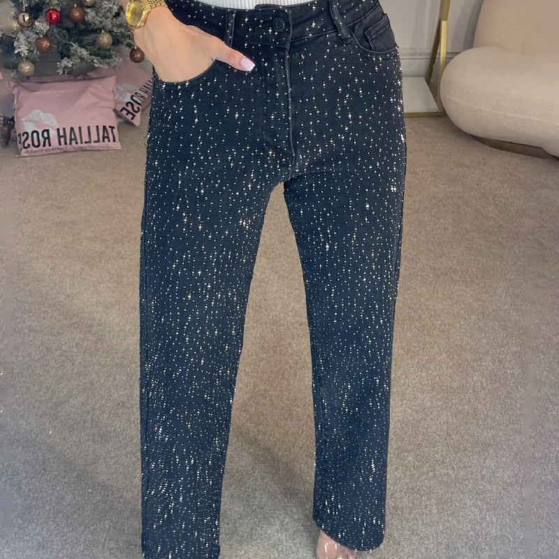Jeans z ravnimi hlačnicami in okrasnimi kristali