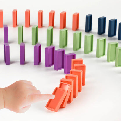Automatyczny pociąg domino
