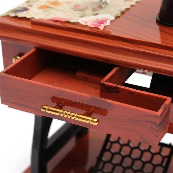 🥇Mini leseni šivalni stroj z glasbeno skrinjico