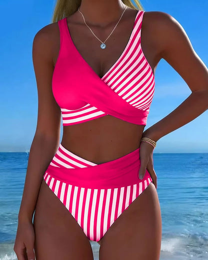 Bikini s križnim črtastim potiskom