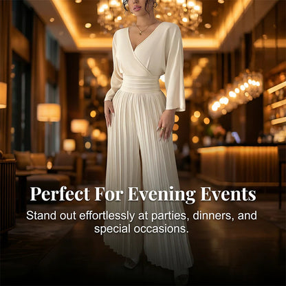 Elegantna kombineza z V-izrezom, gubami in širokim krojem