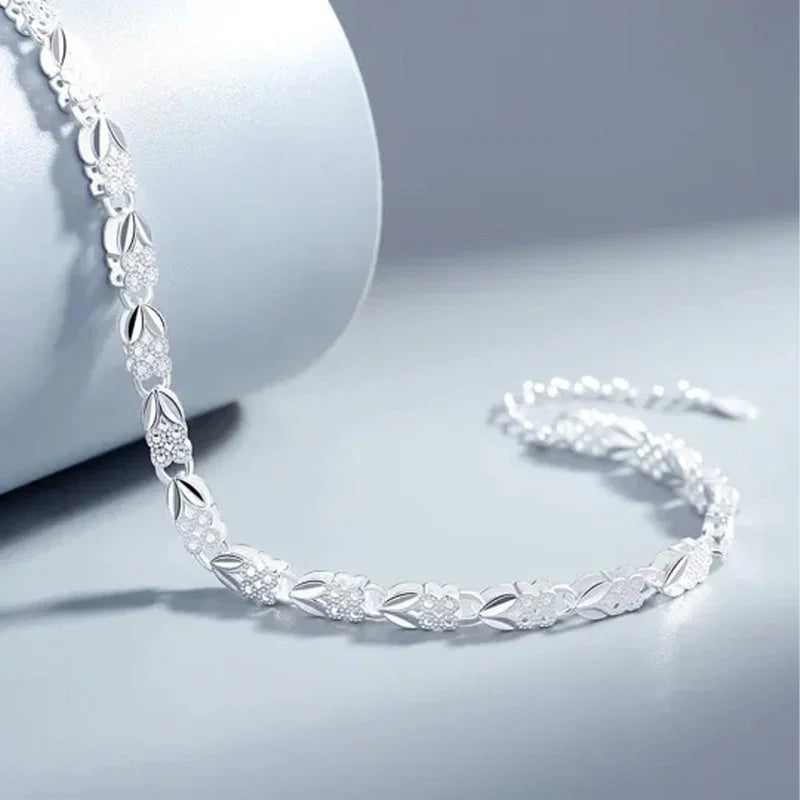 ✨Elegancka bransoletka z błyszczącą koniczyną 🍀Oferta ograniczona czasowo