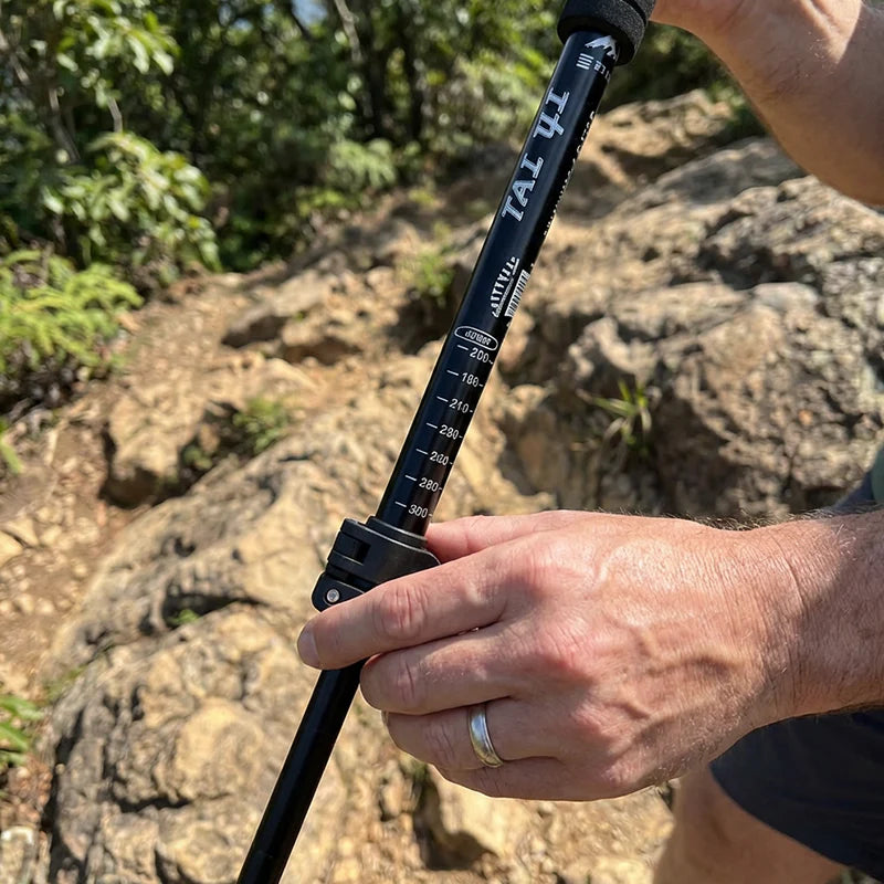 ⛰️Nastavljiva aluminijasta pohodna palica – trpežna, blaži udarce, lahka 🌲