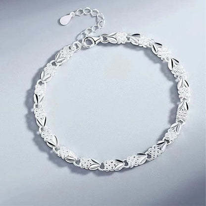 ✨Elegancka bransoletka z błyszczącą koniczyną 🍀Oferta ograniczona czasowo