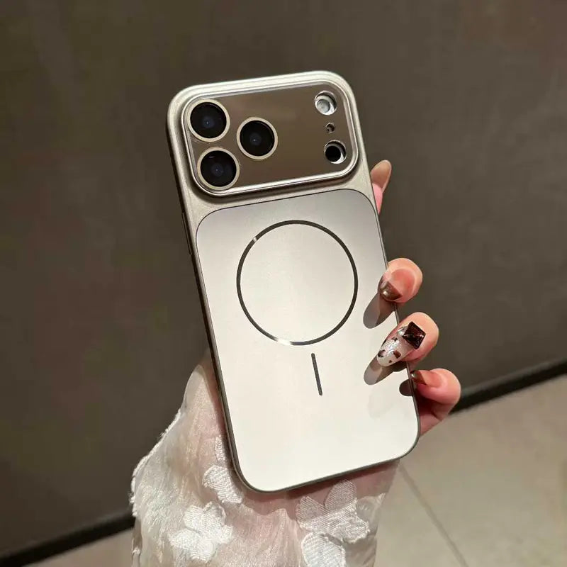 Nowe luksusowe, matowe, metaliczne etui ochronne MagSafe odporne na upadki do serii iPhone