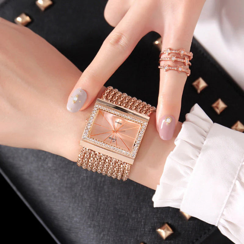 ⌚ ZDAJ 60 % POPUSTA! ✨ Kvarčna ura z okrasnimi kamni in resicami - elegantna in bleščeča, popolno darilo za praznovanja 💎🎁