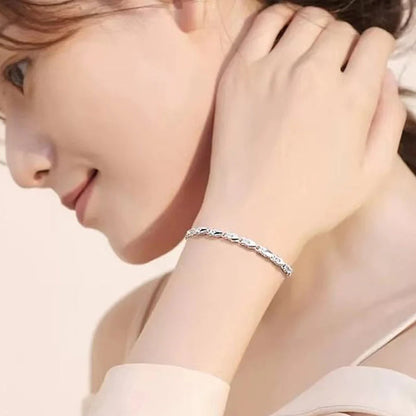 ✨Elegancka bransoletka z błyszczącą koniczyną 🍀Oferta ograniczona czasowo